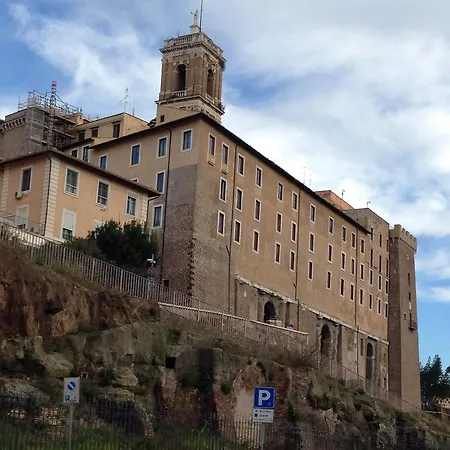 Affittacamere Holiday And Rome-fori בית הארחה